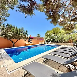 Tomas Villa San José